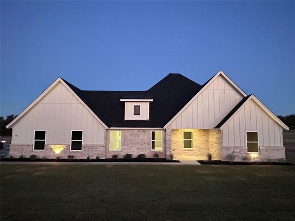 132 Aslan Road , Poolville, TX 76487
