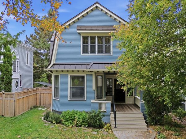 2220 Pleasant Avenue, Minneapolis, MN 55404