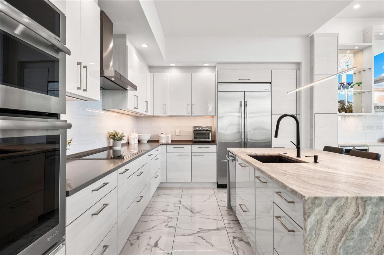 1155 N Gulfstream Avenue, Unit 208, Sarasota, FL 34236 Photo