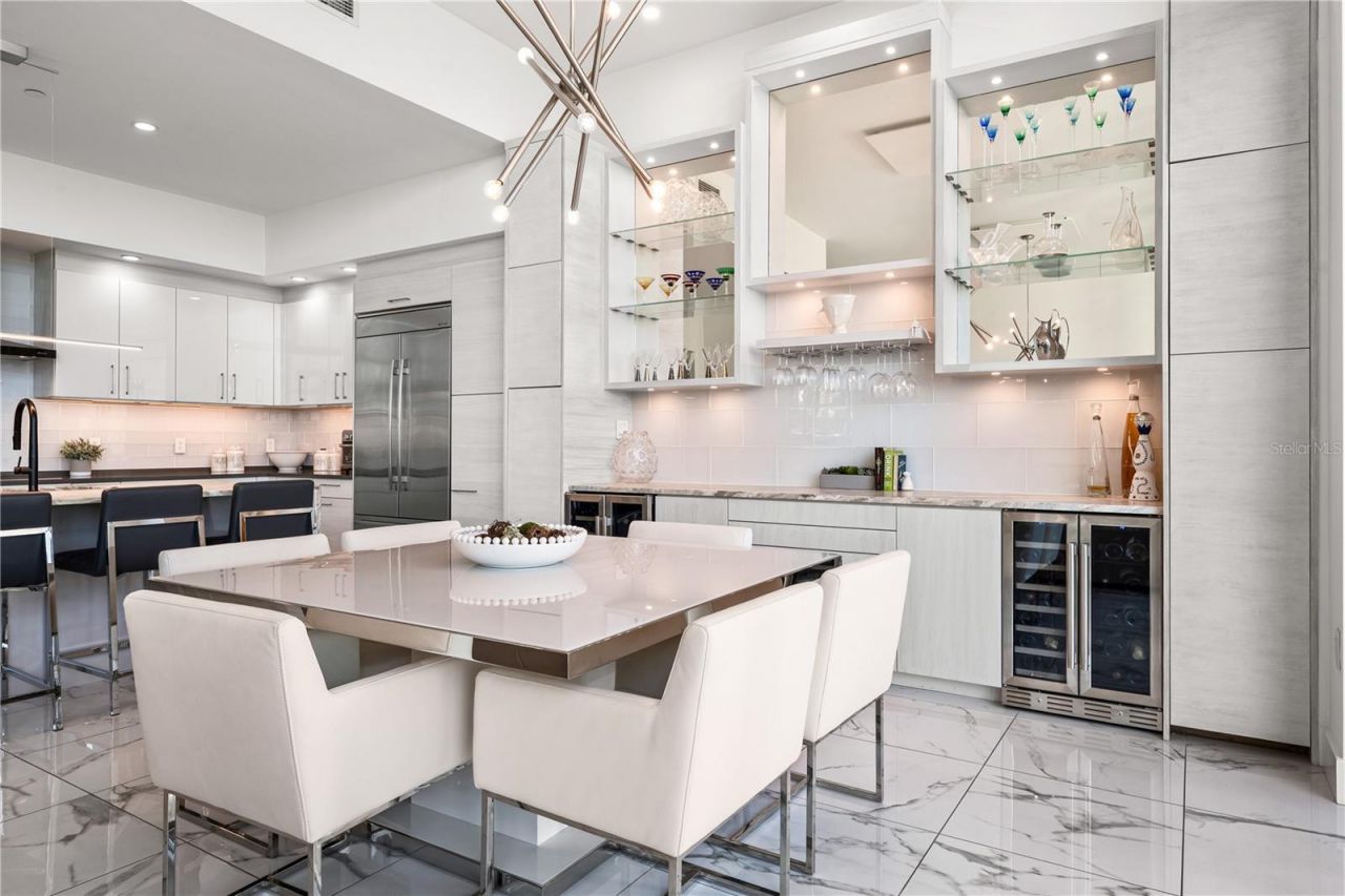 1155 N Gulfstream Avenue, Unit 208, Sarasota, FL 34236 Photo