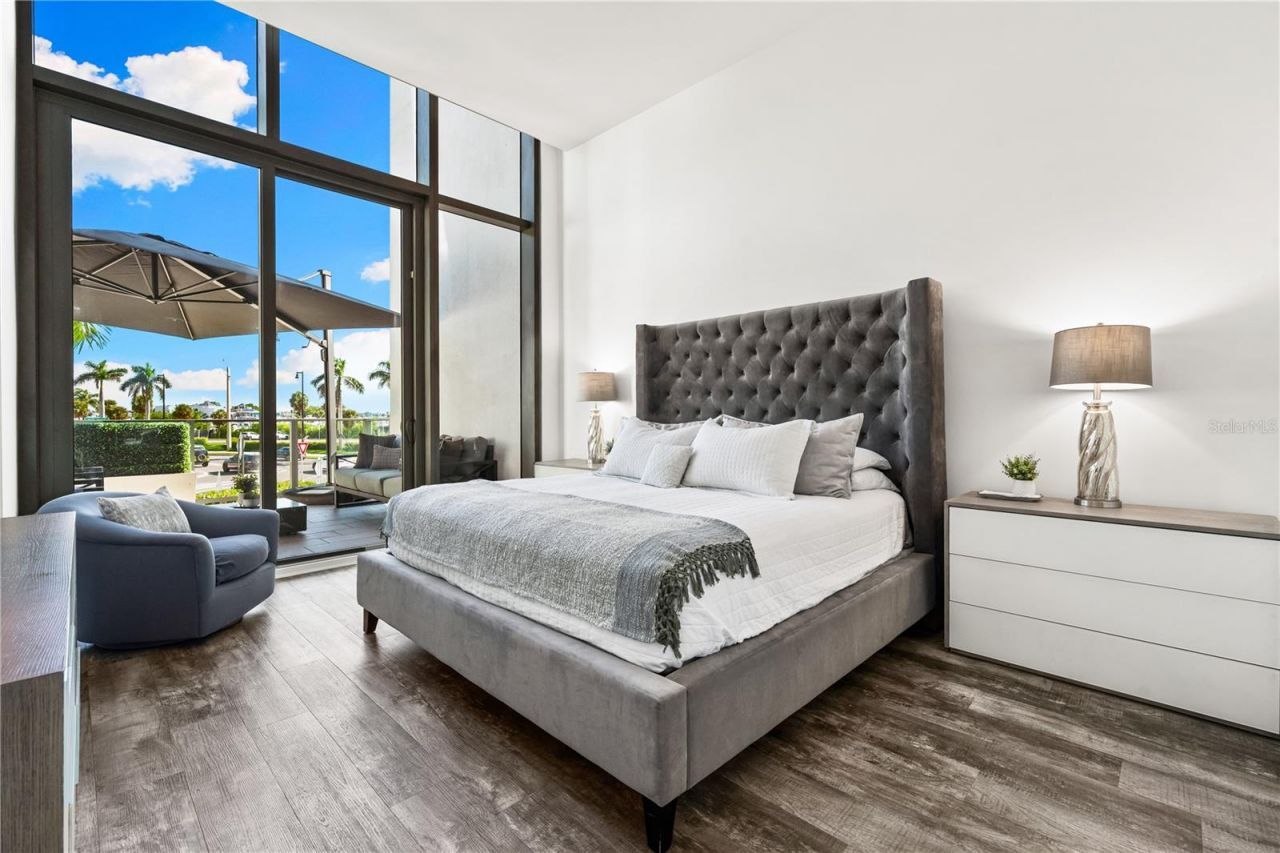 1155 N Gulfstream Avenue, Unit 208, Sarasota, FL 34236 Photo
