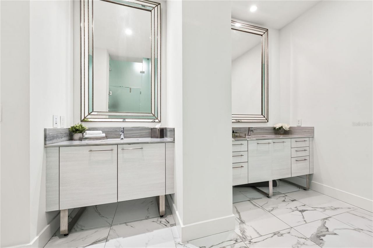 1155 N Gulfstream Avenue, Unit 208, Sarasota, FL 34236 Photo