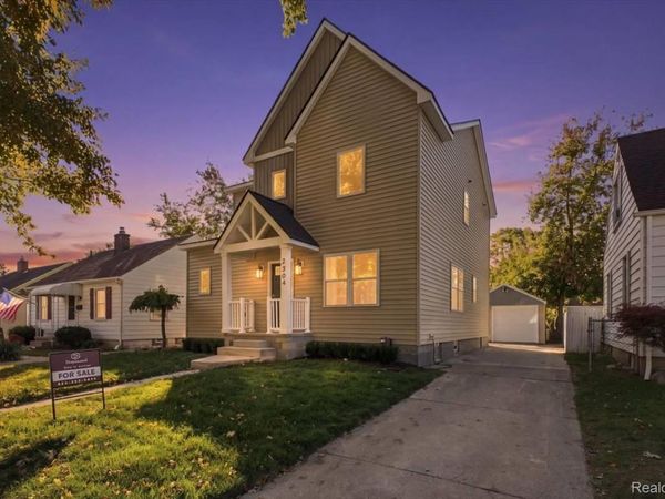 2204 Mahan Street , Fenton, Mi 48220