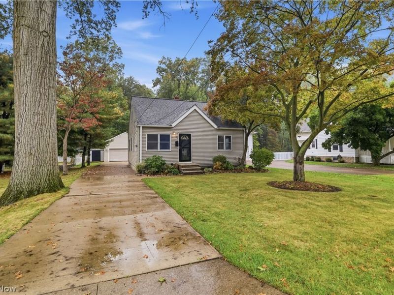 130 Forest Hill Drive, Avon Lake, OH 44012 Photo 3