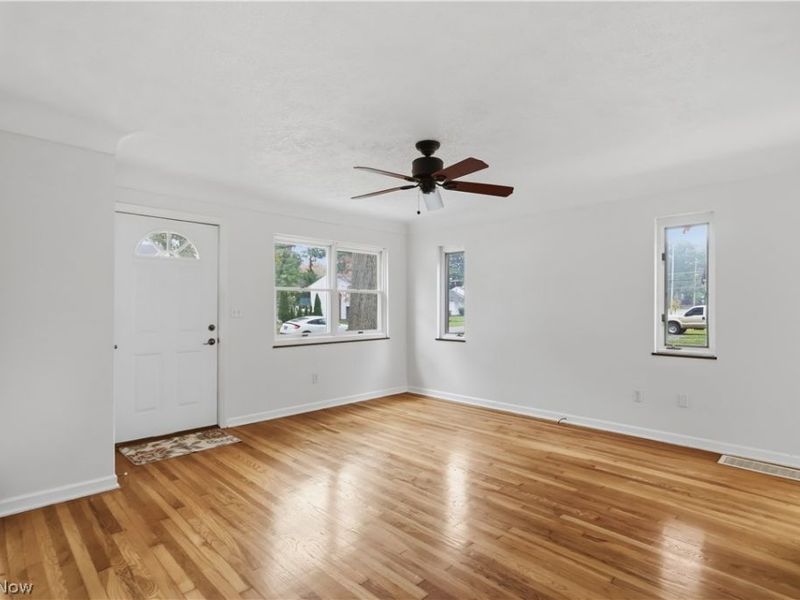 130 Forest Hill Drive, Avon Lake, OH 44012 Photo 5