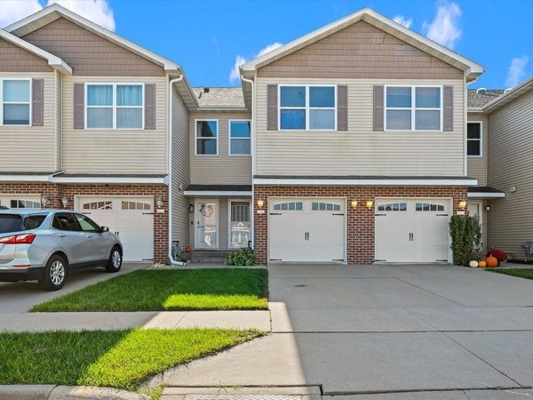 2664 Millstone Dr. , Dubuque, IA 52002