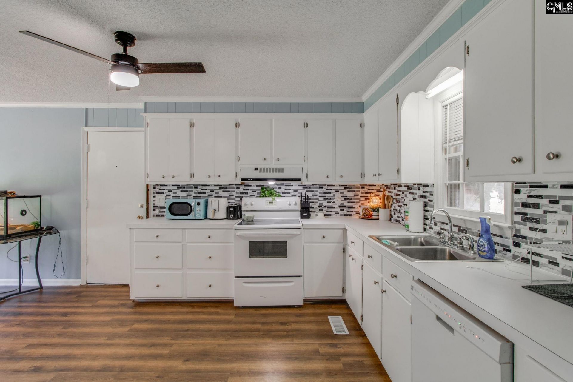 3140 Eydie Street  Photo 6