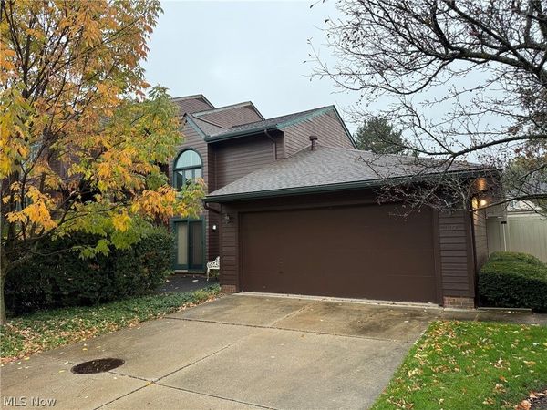 107 Fox Hollow Court, Unit 107, Mayfield Heights, OH 44124