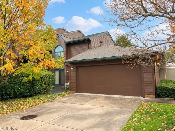 107 Fox Hollow Court, Unit 107, Mayfield Heights, OH 44124