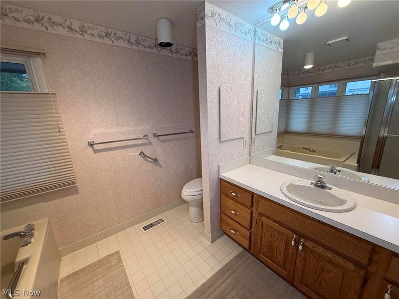 107 Fox Hollow Court, Unit 107, Mayfield Heights, OH 44124 Photo 13