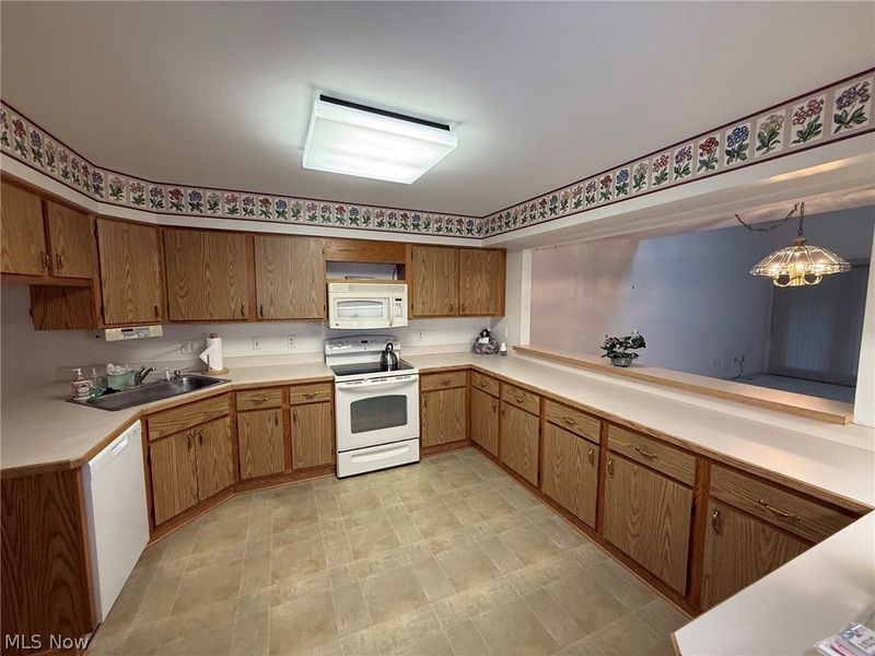 107 Fox Hollow Court, Unit 107, Mayfield Heights, OH 44124 Photo 3
