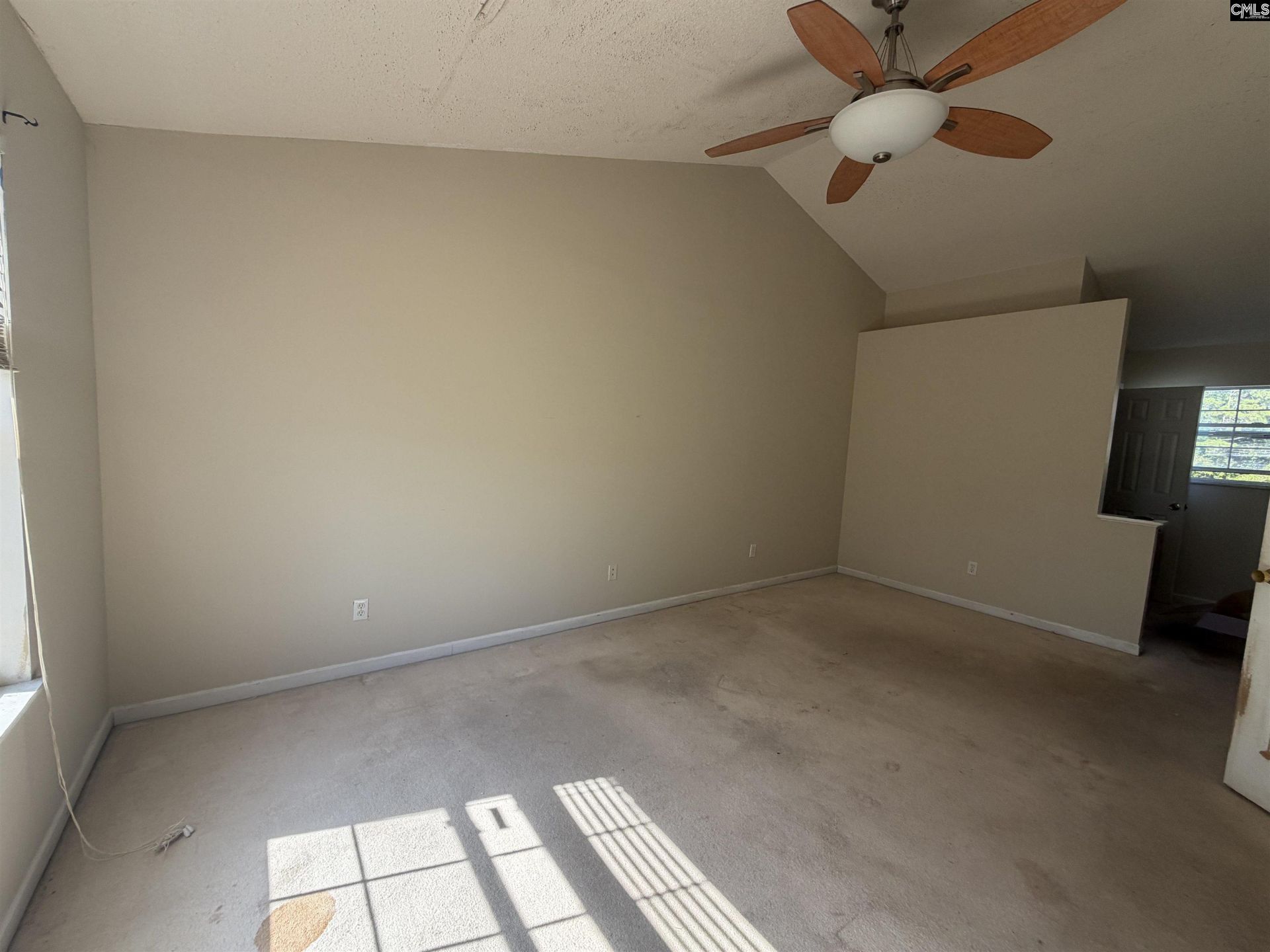 8 High Glen Court  Photo 11