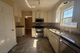 8 High Glen Court  photo 4