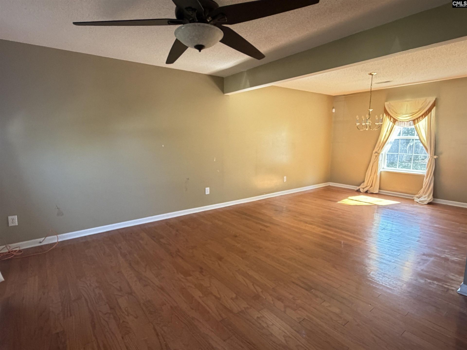 8 High Glen Court  Photo 4