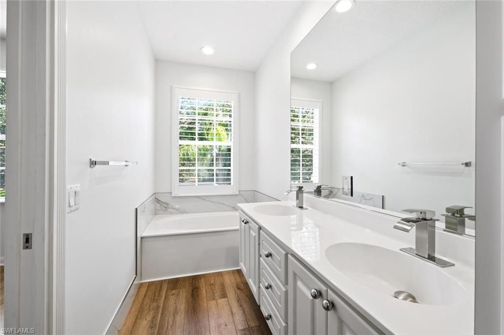 5729 Cove Cir , Unit 34, Naples, FL 34119 Photo