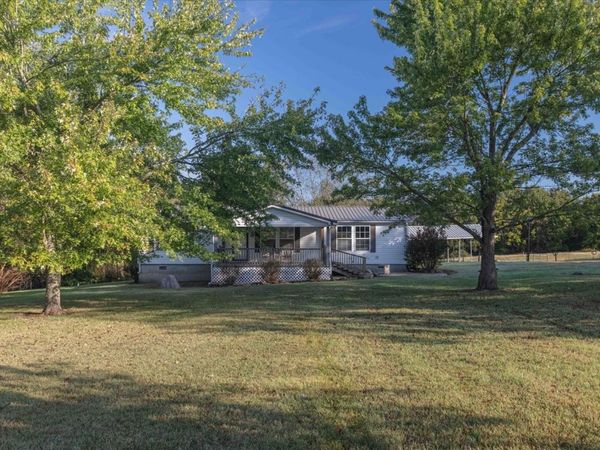 501 W George Durham Rd , Westmoreland, TN 37186