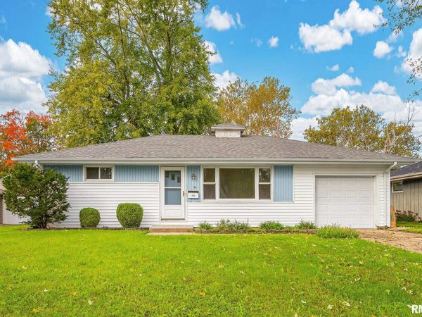 2917 N VICTORIA Avenue, Peoria, IL 61604