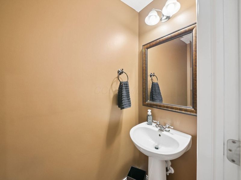 239 Cambridge Road, Delaware, OH 43015 Photo 8