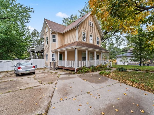 1532 E 9th Street, Des Moines, IA 50316