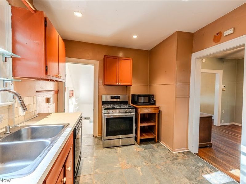 2177 Warren Road, Lakewood, OH 44107 Photo 11