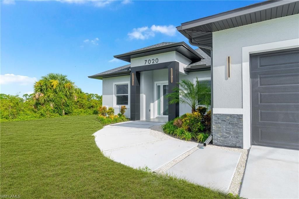 7020 Burma Cir , Labelle, FL 33935 Photo