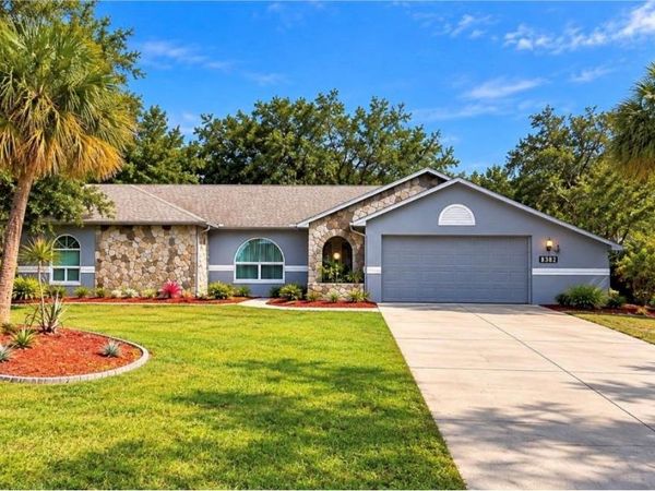 8382 PINEWOOD AVENUE, BROOKSVILLE, FL 34613