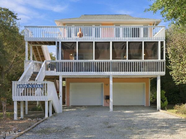 105 N Oak Drive, Surf City, NC 28445