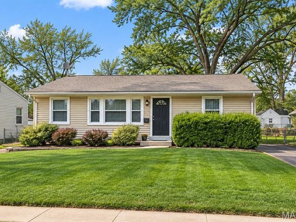 2111 Huntington Avenue, Overland, MO 63114