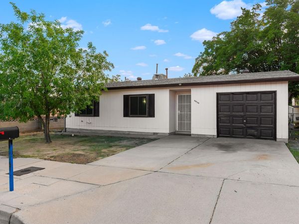 8816 Robby Avenue SW, Albuquerque, NM 87121
