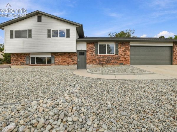 1070 Applewood Drive, Colorado Springs, CO 80907