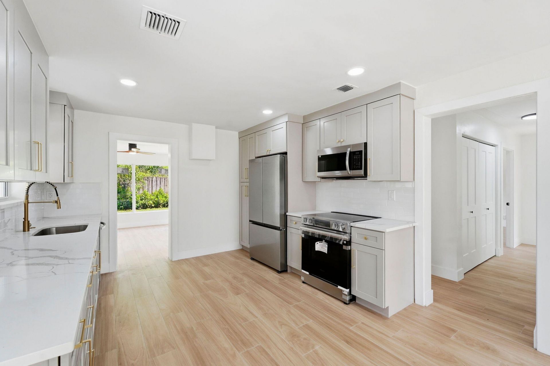 1023 Andrews Road, West Palm Beach, FL 33405 Photo