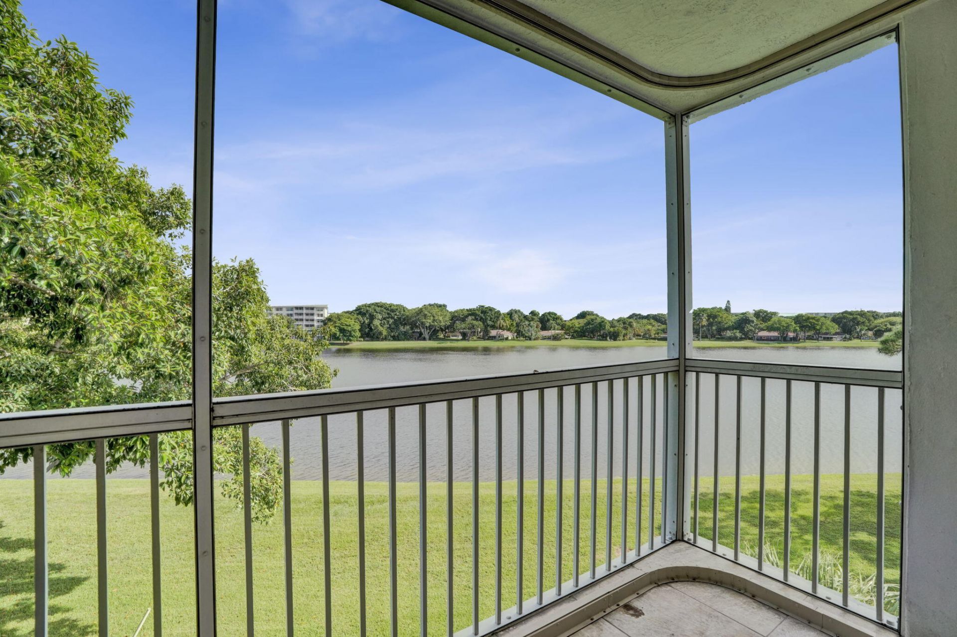 2940 N Course Drive, Unit 401, Pompano Beach, FL 33069 Photo