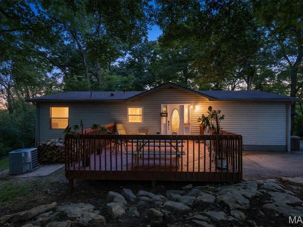 949 Romaine Creek Road , Fenton, MO 63026