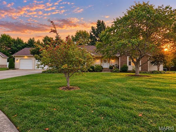 111 Larkspur Lane, Sikeston, MO 63801
