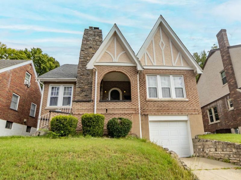 4330 Schulte Drive, Cincinnati, OH 45205 Photo 2