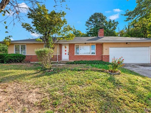 7012 N Hanley Road, Hazelwood, MO 63042