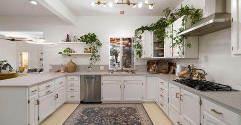 15555 Pyramid Way, Reno, NV 89510 Photo