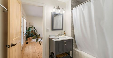 15555 Pyramid Way, Reno, NV 89510 Photo