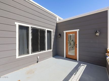 15555 Pyramid Way, Reno, NV 89510 Photo