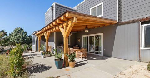 15555 Pyramid Way, Reno, NV 89510 Photo