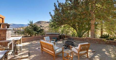 15555 Pyramid Way, Reno, NV 89510 Photo