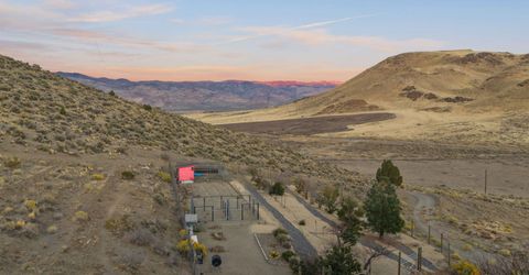 15555 Pyramid Way, Reno, NV 89510 Photo