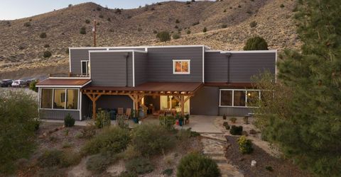 15555 Pyramid Way, Reno, NV 89510 Photo