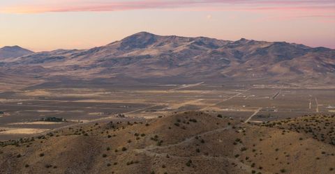15555 Pyramid Way, Reno, NV 89510 Photo