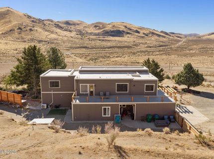 15555 Pyramid Way, Reno, NV 89510 Photo