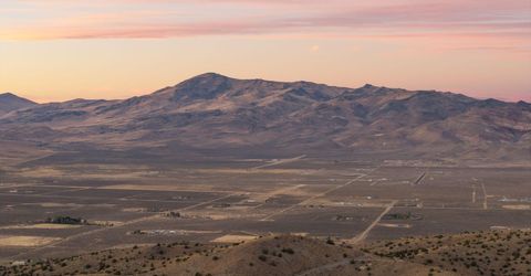 15555 Pyramid Way, Reno, NV 89510 Photo