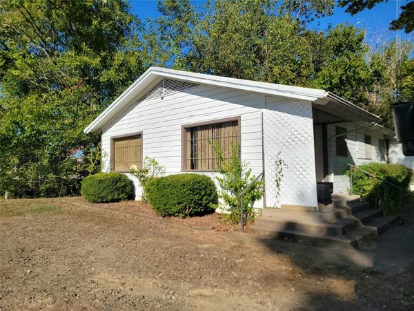 203 S Walnut , Clarksville, TX 75426