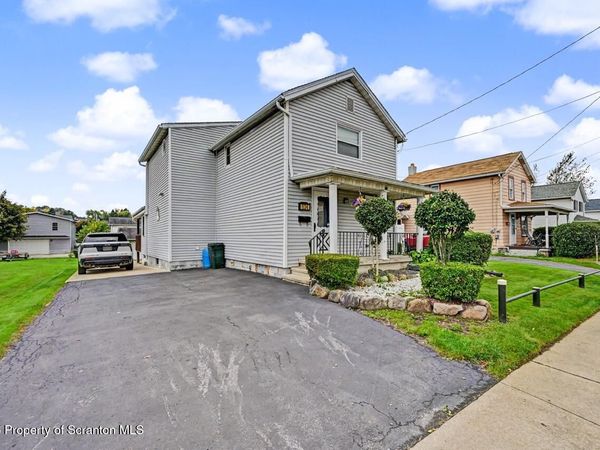 634 Sanderson Street , Throop, PA 18512