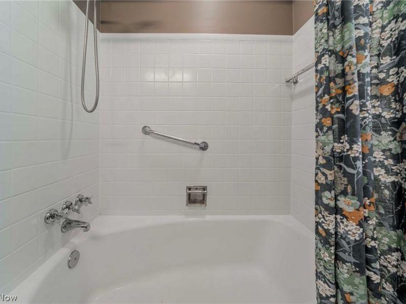 645 Strumbly Drive, Highland Heights, OH 44143 Photo 24