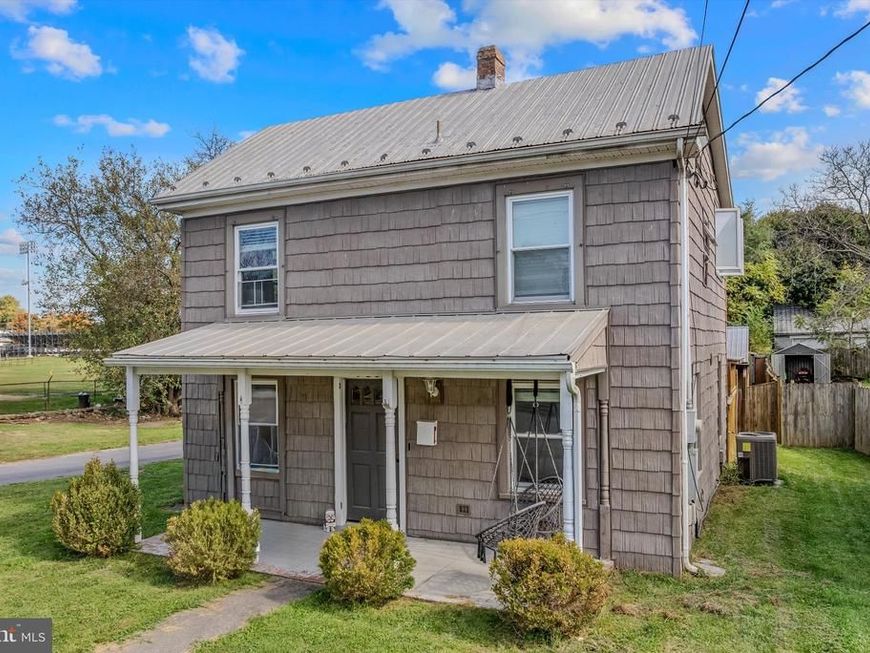 916 S Raleigh Street S, Martinsburg, WV 25401 Main Photo